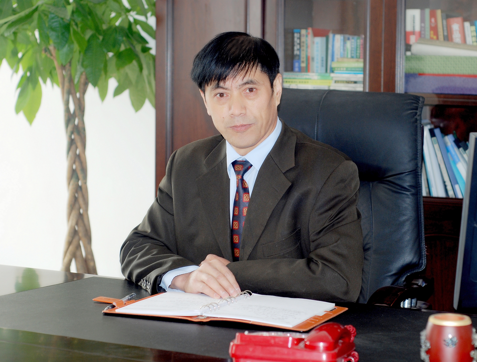 董事长:方福德 副董事长:吴细华 董事:杨继雄 陈世刚 吴永立 校长(兼